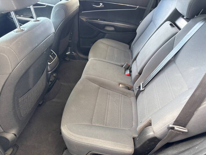 2019 Kia Sorento LX