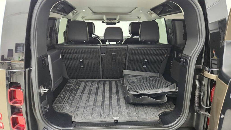 2024 Land Rover Defender 110 P400 X-Dynamic SE