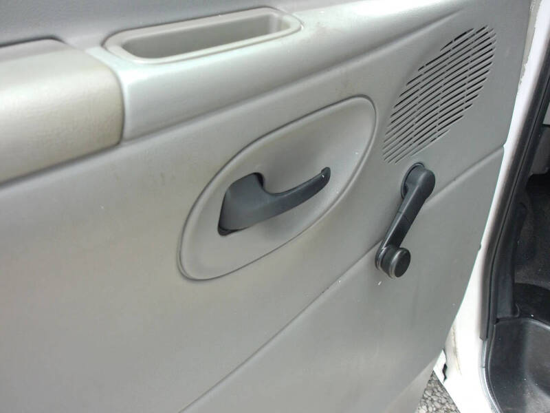 2003 Ford E-Series E-250