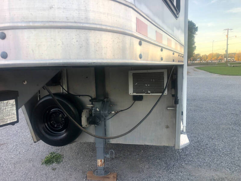 2001 KIEFER GENESIS X440