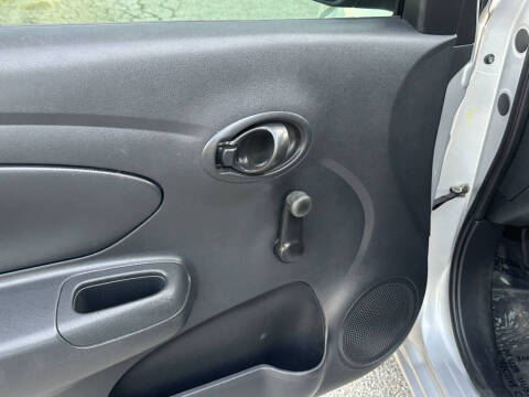 2016 Nissan Versa 1.6 SV