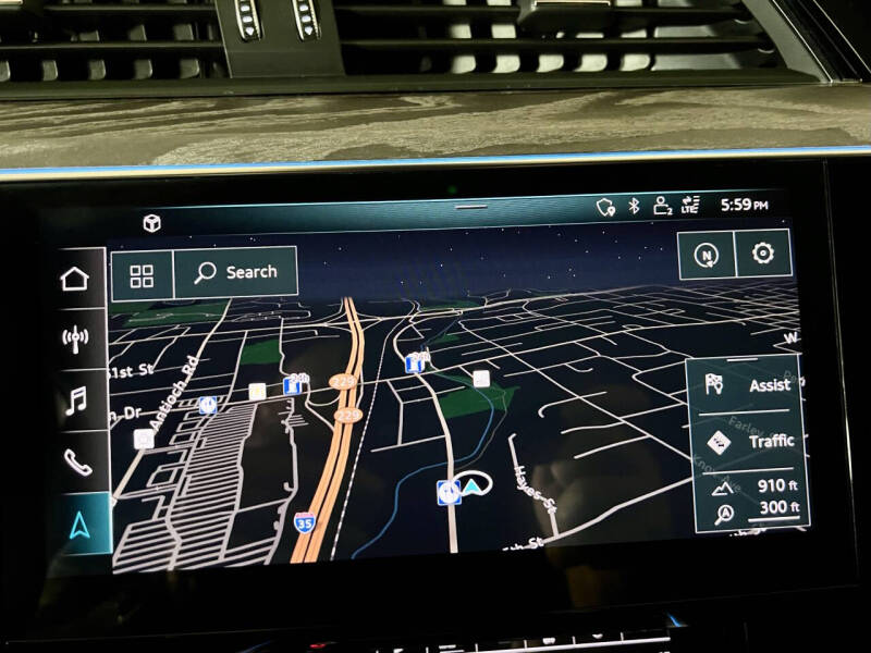 2019 Audi e-tron quattro Prestige