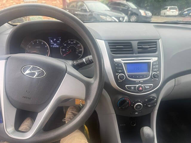 2012 Hyundai Accent GLS