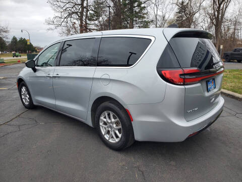 2024 Chrysler Pacifica Touring L