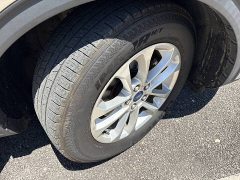 2020 Ford Escape SE