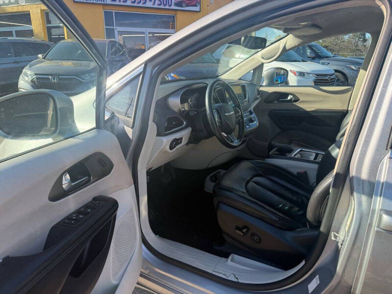 2021 Chrysler Pacifica Touring L