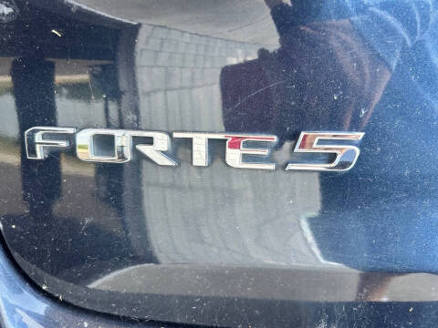 2017 Kia Forte5 LX