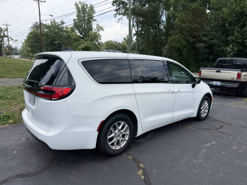 2024 Chrysler Pacifica Touring L
