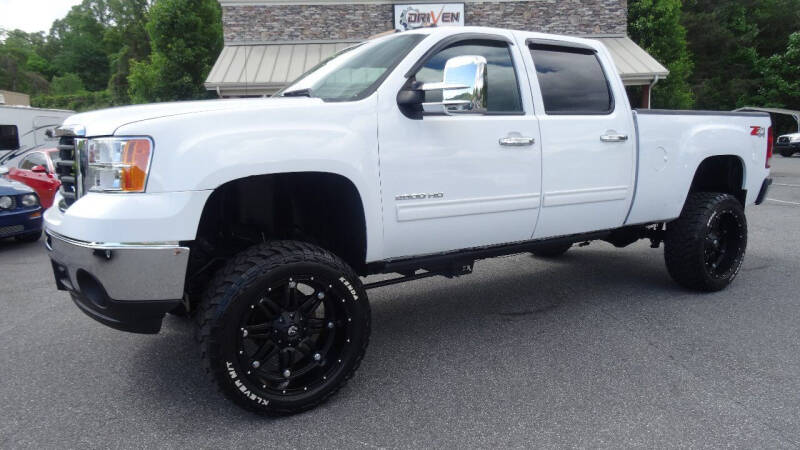 2010 GMC Sierra 2500HD for sale at Driven Pre-Owned in Lenoir NC