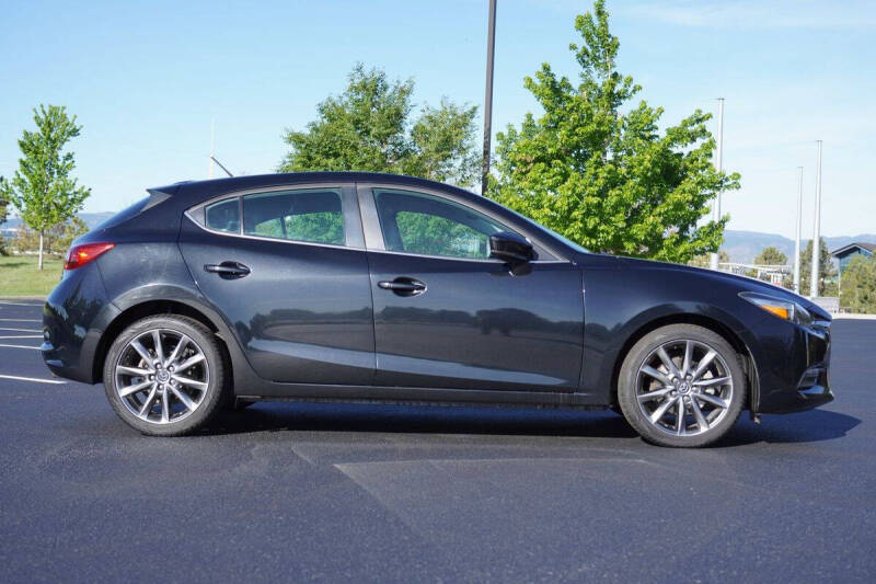 2018 Mazda MAZDA3 Touring