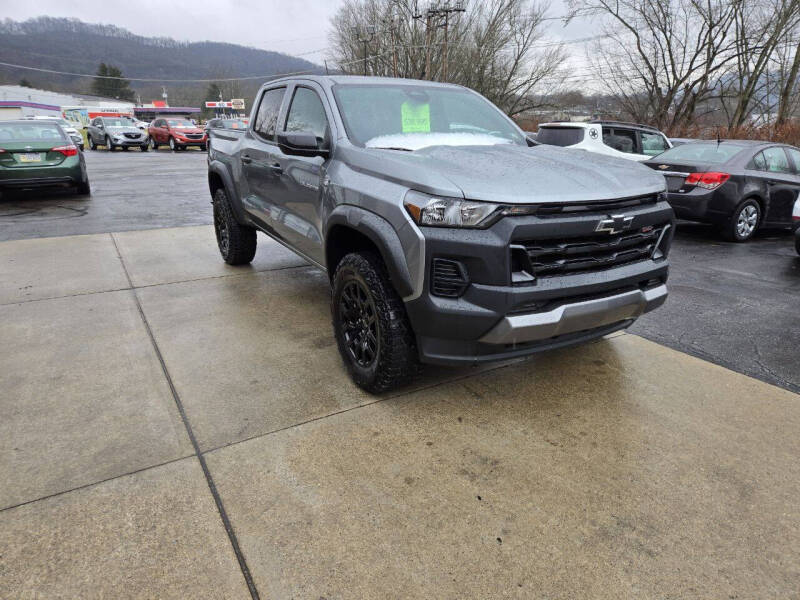 2023 Chevrolet Colorado Trail Boss photo 2