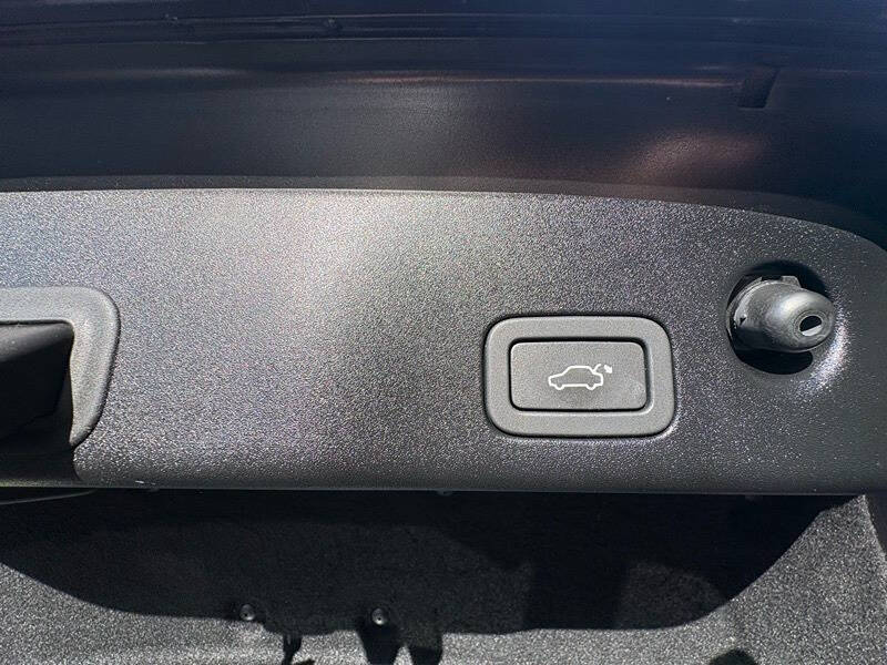 2013 Jaguar XJL Portfolio