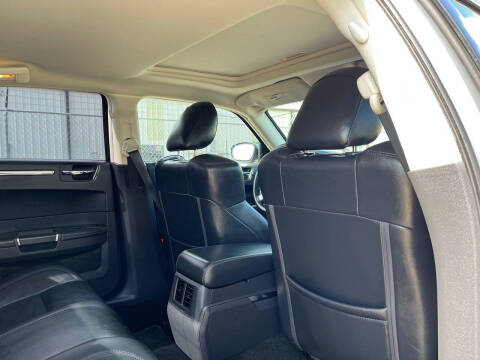 2009 Chrysler 300 SRT-8