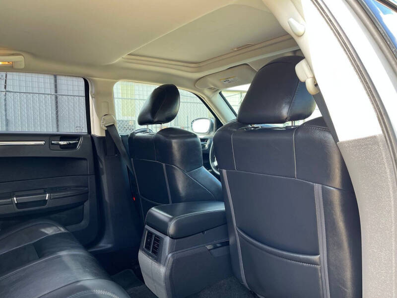 2009 Chrysler 300 SRT-8