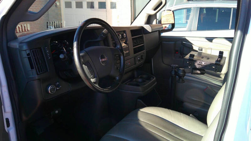 2023 GMC Savana 2500