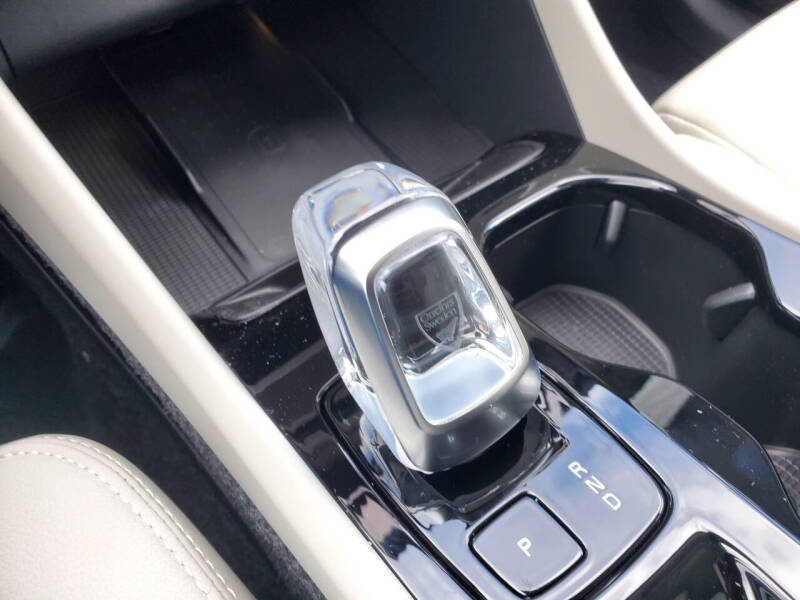 2026 Volvo XC40 B4 Plus