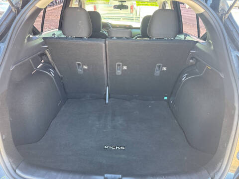 2023 Nissan Kicks SV