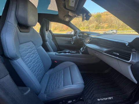 2024 Audi e-tron GT quattro Prestige