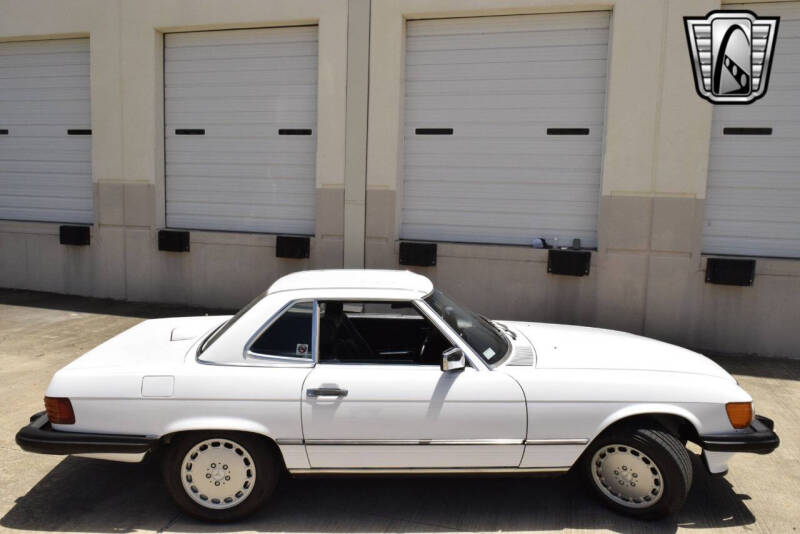 1987 Mercedes-Benz 560-Class 560 SL