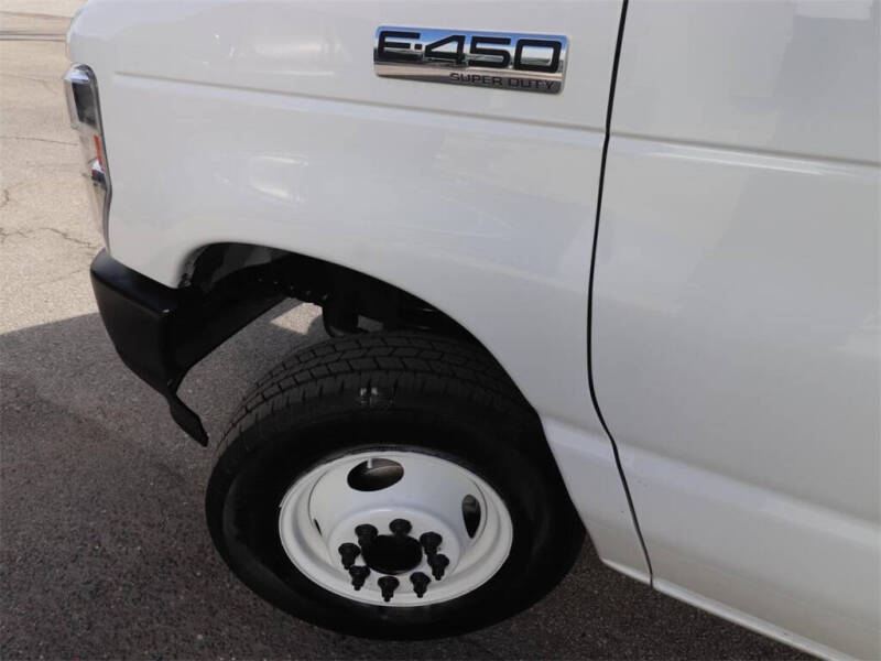 2022 Ford E-Series E-450 SD
