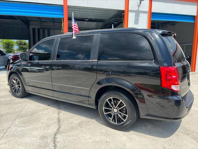 2016 Dodge Grand Caravan  - $15,999