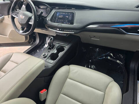 2023 Cadillac XT4 Luxury