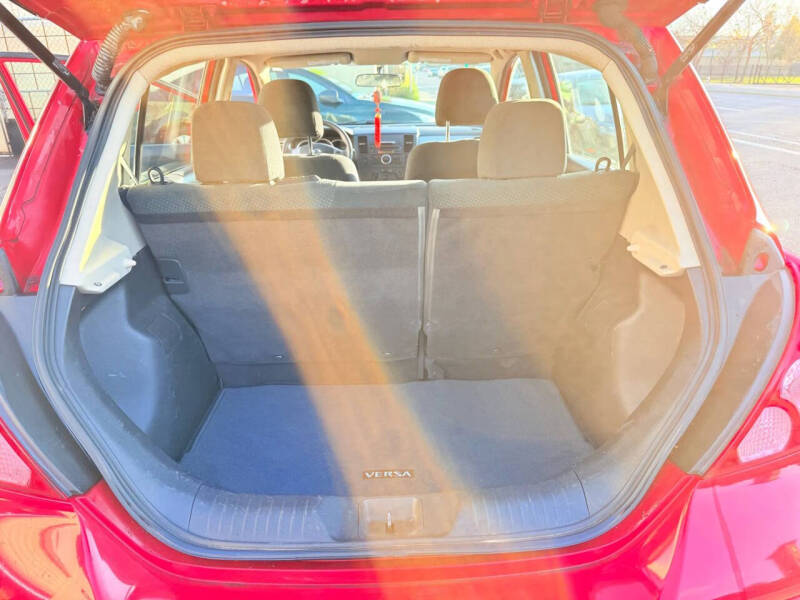 2012 Nissan Versa 1.8 S