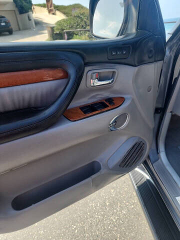 2003 Lexus LX 470