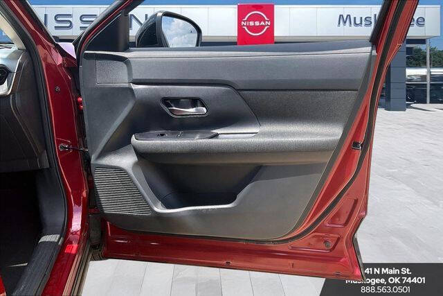 2025 Nissan Kicks SV