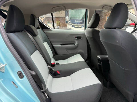 2013 Toyota Prius c Two