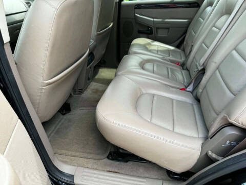 2004 Ford Explorer Limited