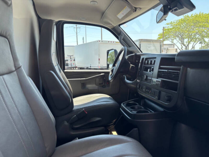 2024 Chevrolet Express Reefer Van