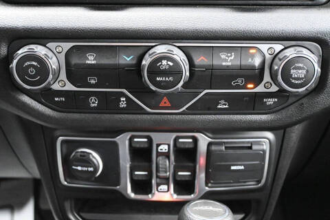 2025 Jeep Gladiator NightHawk