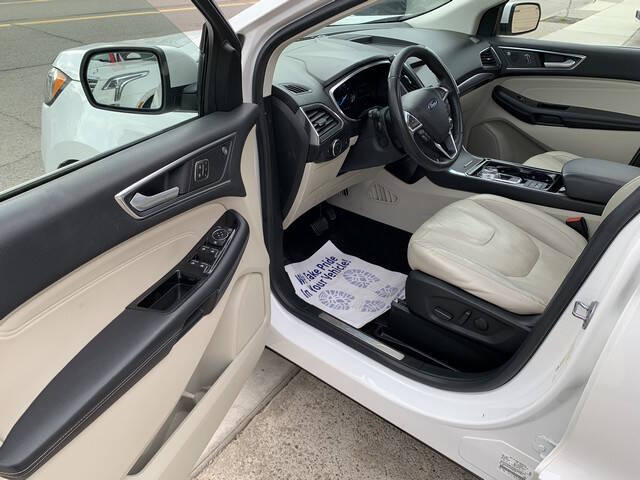 2020 Ford Edge Titanium