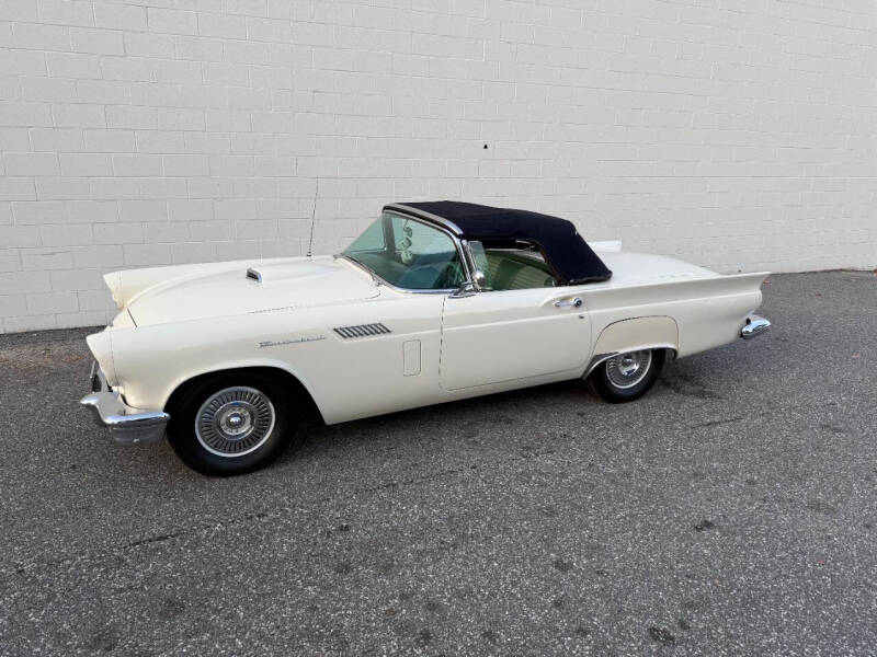 1957 Ford Thunderbird