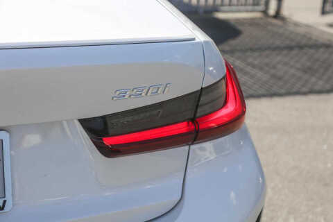 2025 BMW 3 Series 330i xDrive