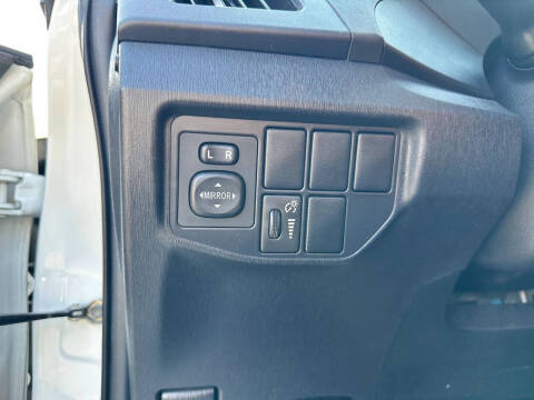 2013 Toyota Prius Three