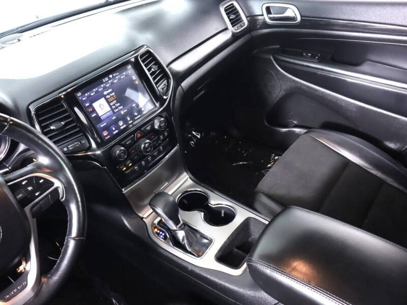 2019 Jeep Grand Cherokee Laredo E
