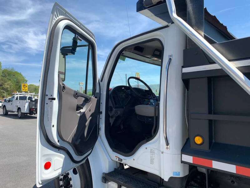 2016 Freightliner M2 106