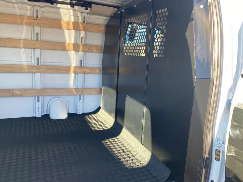 2023 GMC Savana 2500