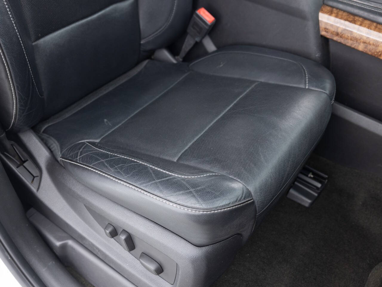 Used Car 2015 Chevrolet Suburban  Ltz 4x4 4dr Suv For Sale Under $25,000 In Coal City, Illinois