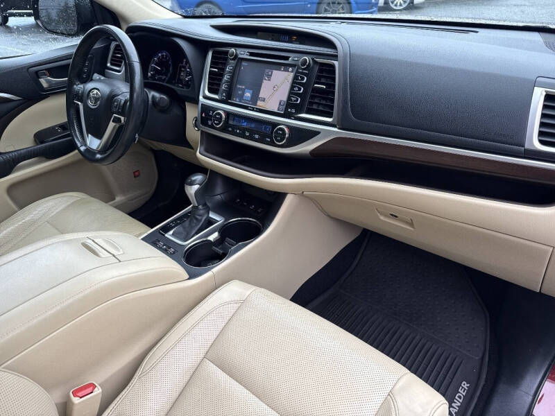 2015 Toyota Highlander Limited Platinum