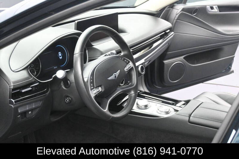 2023 Genesis G80