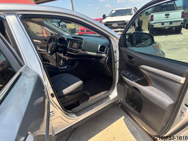 2017 Toyota Highlander LE