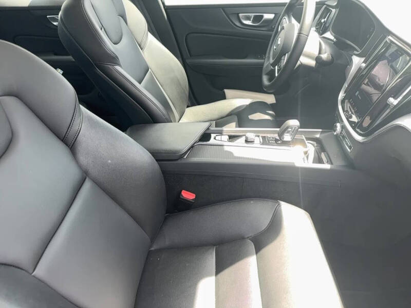 2025 Volvo S60 B5 Core