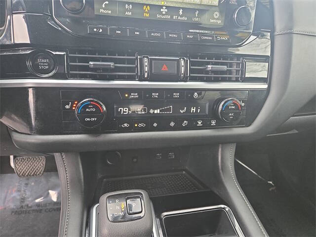 2025 Nissan Pathfinder SL