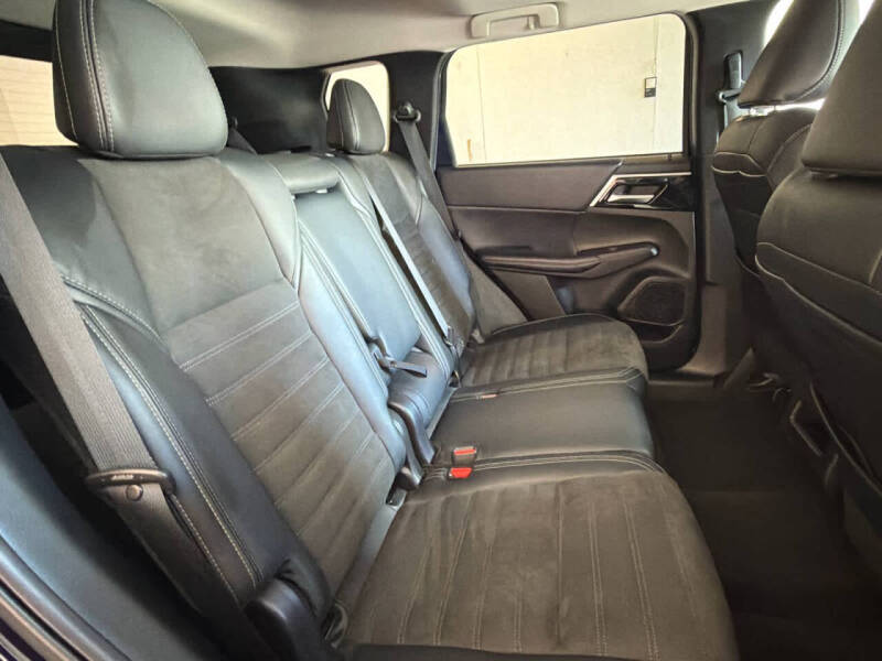 2024 Mitsubishi Outlander SE