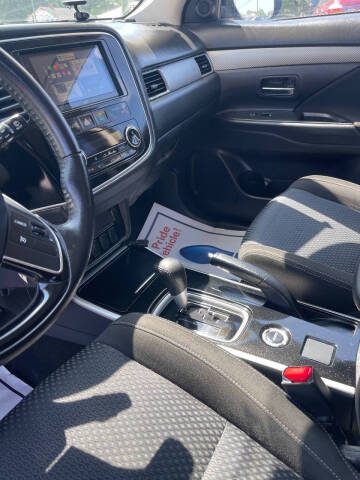 2017 Mitsubishi Outlander ES