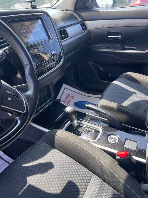 2017 Mitsubishi Outlander ES