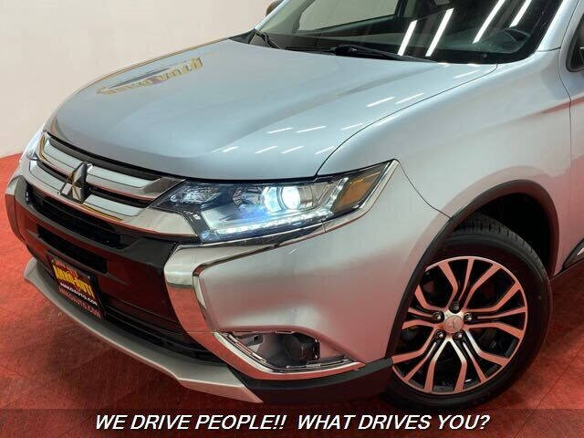 2017 Mitsubishi Outlander ES